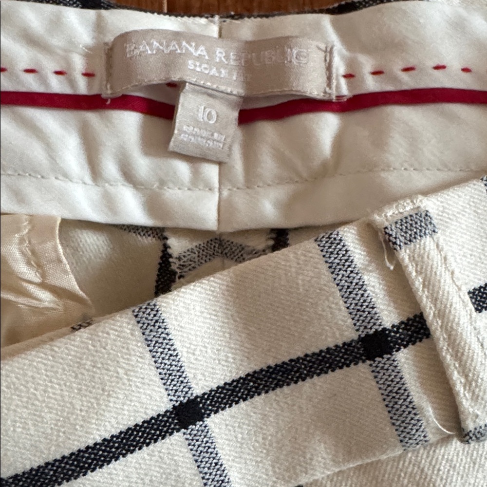 🎉Banana Republic🎉- Cream and Black Checkered Wonen’s Pants(Size 10) - Picture 3 of 3